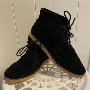 Toms suede booties 6.5